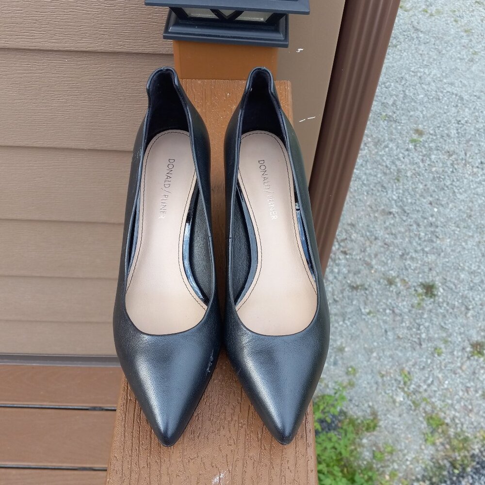 Donald Pliner Black Leather Mid Heel Pumps DAMAGE - WORN ONCE